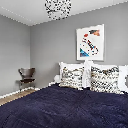 Stayplus Redecorated Nearby Apartamento
