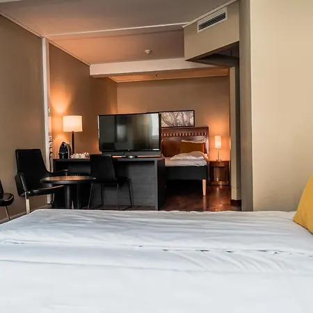 Hotell First Millennium
