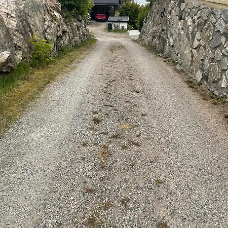 With1 Bedroom Separate Living With A Sofa Bed And A Tiny Kitchen A Bathroom Located In Nordstrand Near By The Sea For 3 Guests With A Garden And Grill 5 Extra Guests With Extra Cost In The With Sea View Just Outside The Apar Lejlighed Oslo