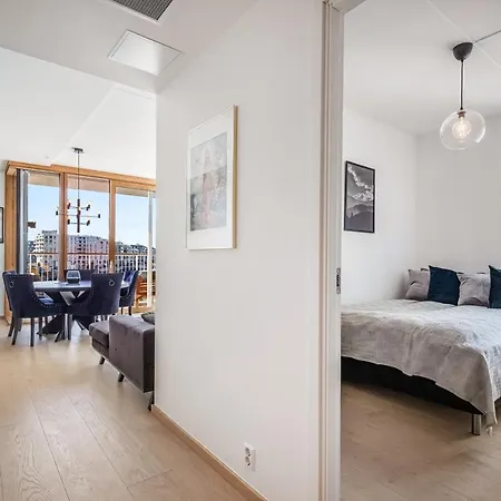 Amazing Luxury On The Waterfront! 73sqm Апартаменты *