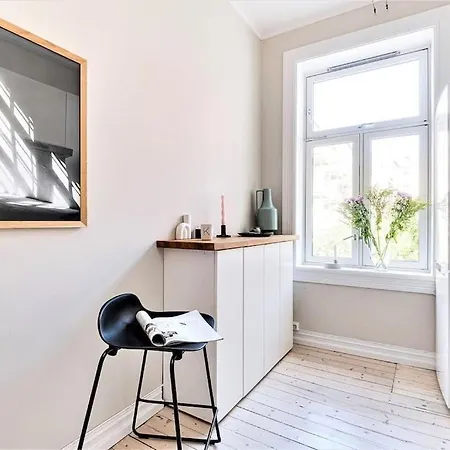 Apartament Lovely With Two Large Bedrooms Nearby Opera, Vis A Vis Botanical Garden