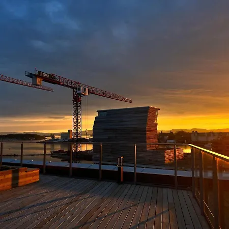Sunny Close To The Sea Daire Oslo