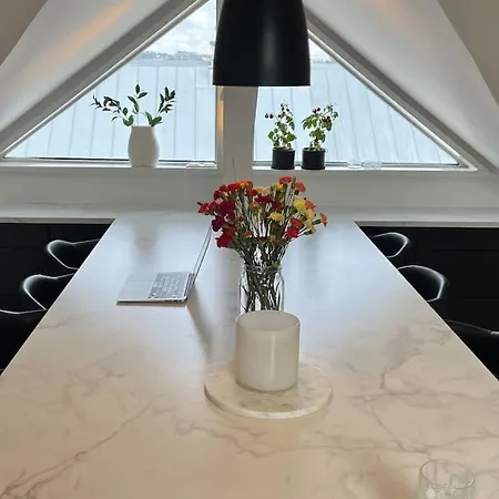 Leilighet Flott Med 4 Soverom Sentralt I *