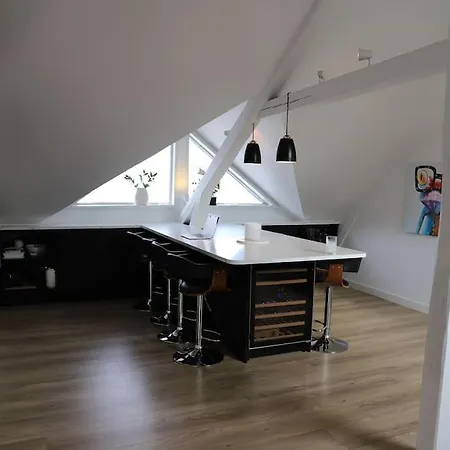 Flott Med 4 Soverom Sentralt I
