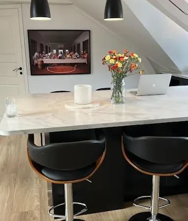Flott Med 4 Soverom Sentralt I Leilighet