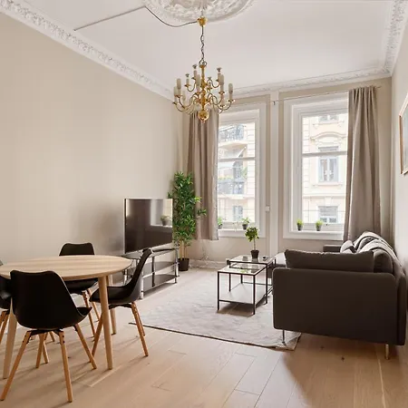 Apartment Dinbnb L Easy Check-in L Unbeatable Location L New In 2024