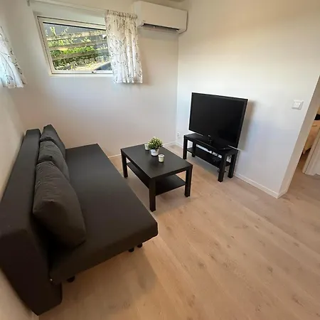 Temis Apartment, Private New 1 Bed And 1 Living With Sofa Bad And Lagre Kitchen, Share With Nobody *