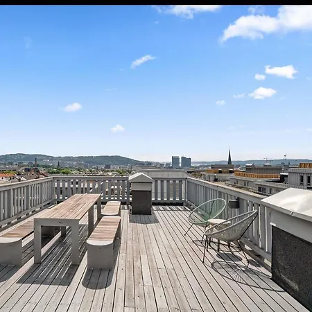 Rum i privatbostad Luxurious Modern In - Eur 4k Expensive Bed And 82