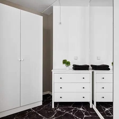 Rum i privatbostad Luxurious Modern In - Eur 4k Expensive Bed And 82