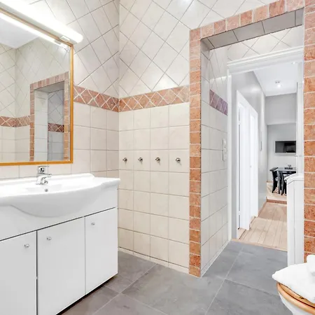 Forenom Serviced City Hall Apartment