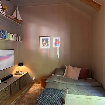 Groups & Families, Free Parking, Three Bedrooms, Two Baths