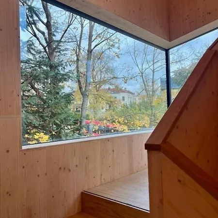 The Wooden House, Spacious, Garden, Brand New, Modern Daire