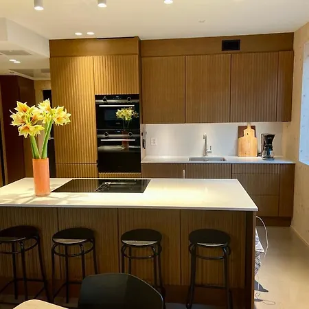 Daire The Wooden House, Spacious, Garden, Brand New, Modern