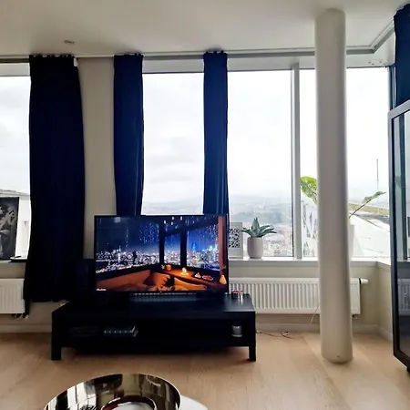 18th Flr Gem Views & Luxury Daire