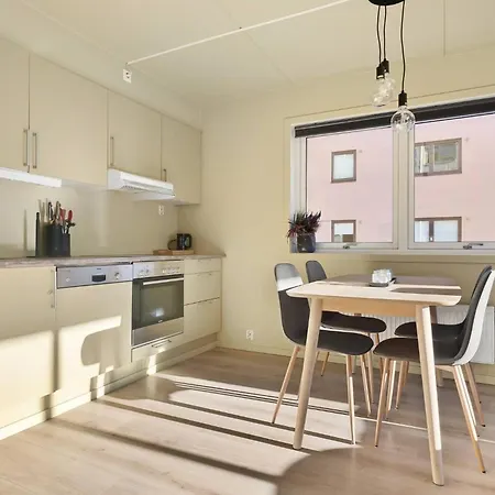 Leilighet Charming With Balcony Rooftop Access