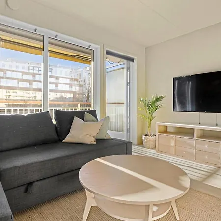 Charming With Balcony Rooftop Access Leilighet *