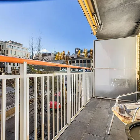 Charming With Balcony Rooftop Access Oslo