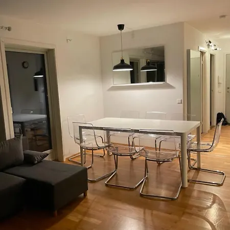 Center R9 3 Bedrooms Lejlighed