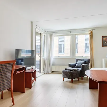 Spacious Aker Brygge With Balcony Apartament