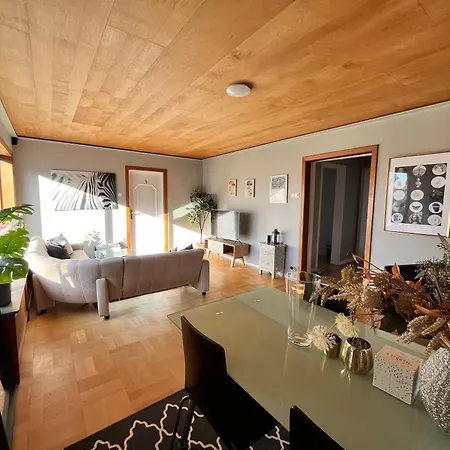 Big In Charming In 5 Homestay