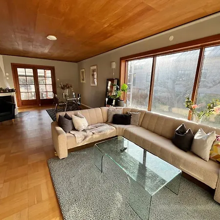 Big In Charming In 5 Homestay *