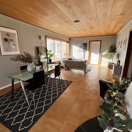 Big In Charming In 5 Oslo