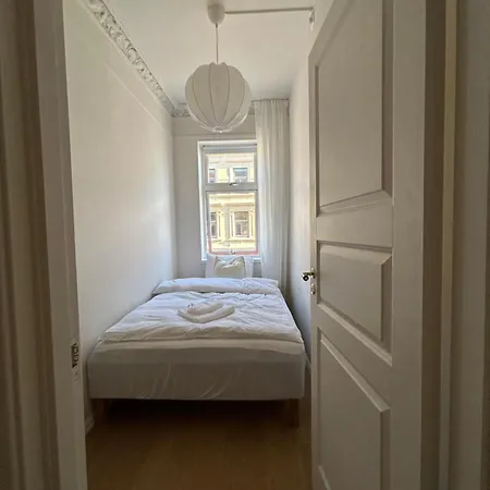 アパート Newly Renovated 4-bedroom In *