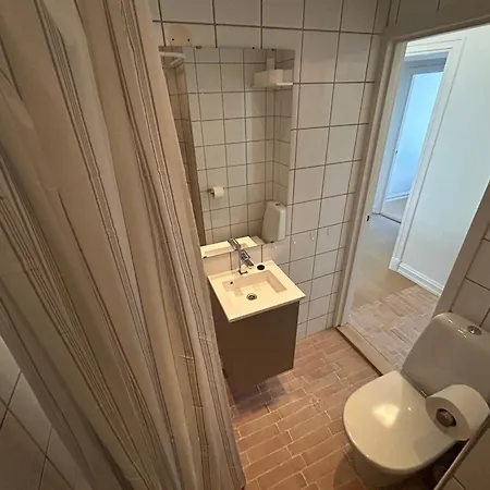 アパート Newly Renovated 4-bedroom In