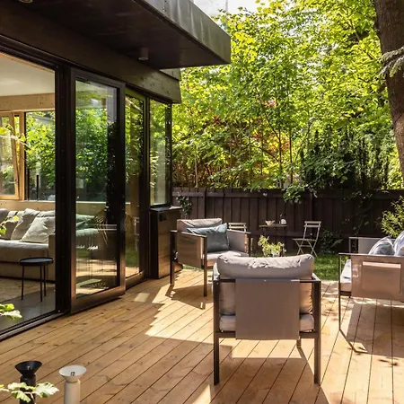 Daire The Wooden House, Spacious, Garden, Brand New, Modern