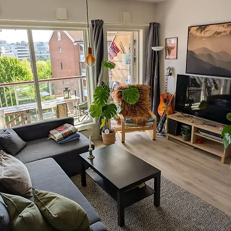 Spacious And Cozy Study With Balcony * オスロ
