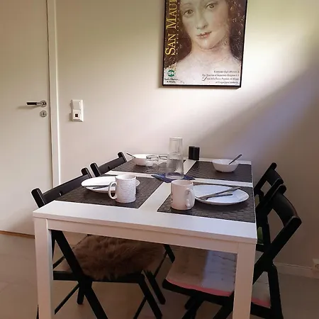 Tranquil In Picturesque Neighborhood Appartement *