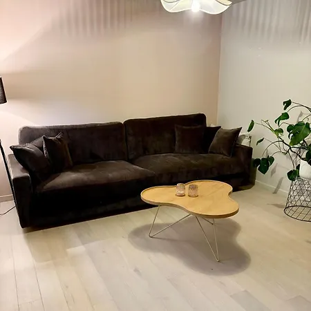 Villaer Super Family - Location! *