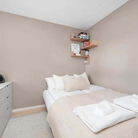 Light Threeroom Apartment, Sunny Patio And Free Parking Apartament *
