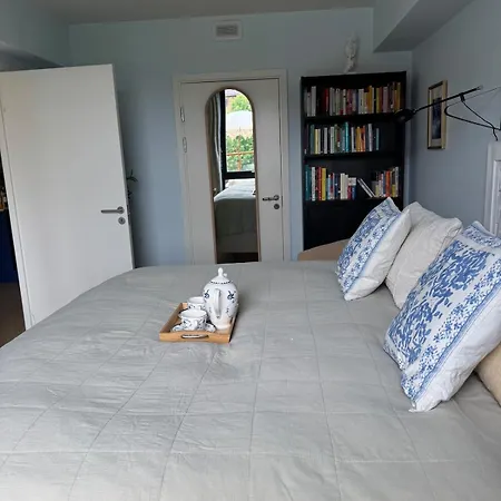 In The Middle Of Apartman