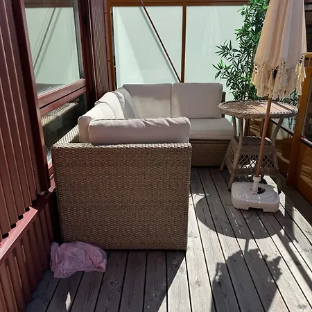 Apartman In The Middle Of