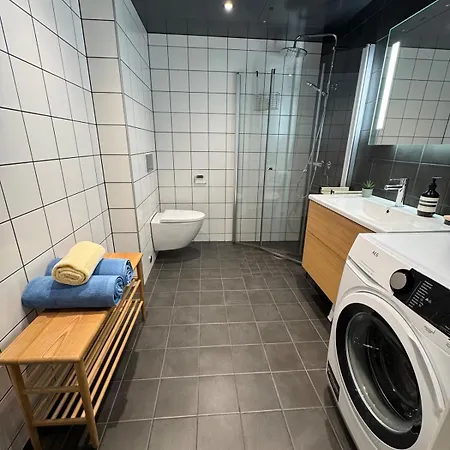 In The Middle Of Apartman