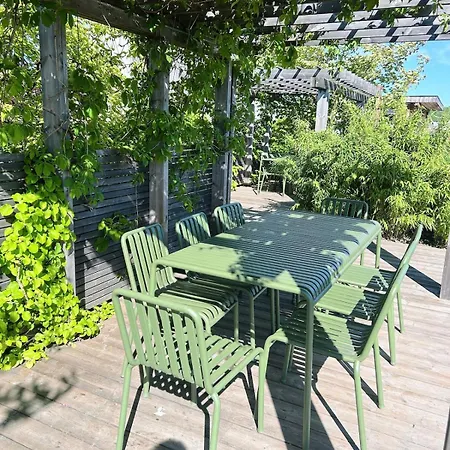 Modern With Big Rooftop Terrace アパート *