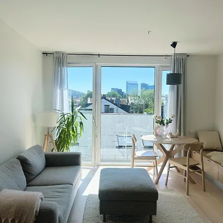 アパート Modern With Big Rooftop Terrace オスロ