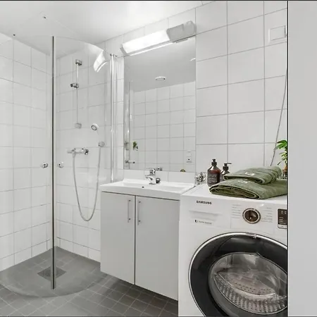 Center Of Oslo, Quiet Area And Close To The Palace * Oslo