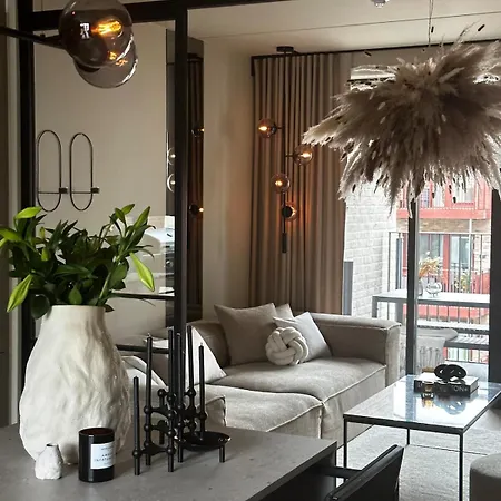 Modern And With Parking Spot Apartman
