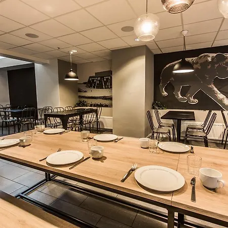 Saga Poshtel Central Hostel *